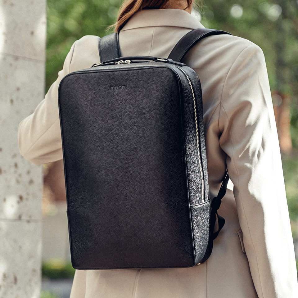 THE Backpack - Black