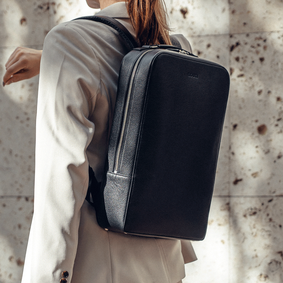 THE Backpack - Black