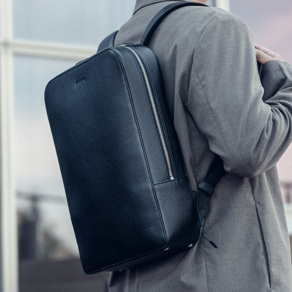 THE Backpack - Black