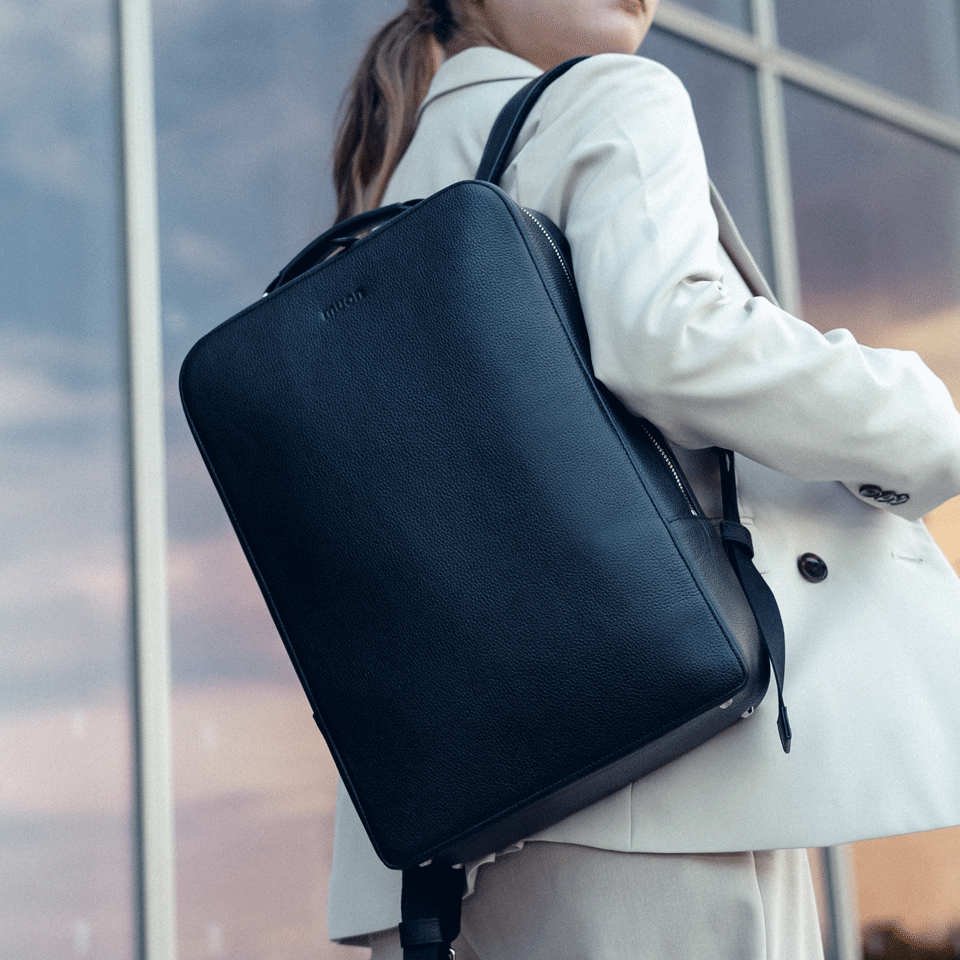THE Backpack - Black