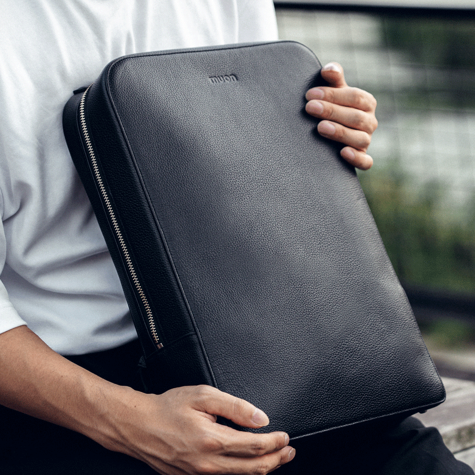 THE Backpack - Black