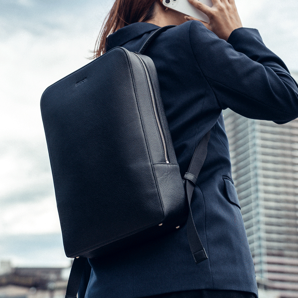 THE Backpack - Black