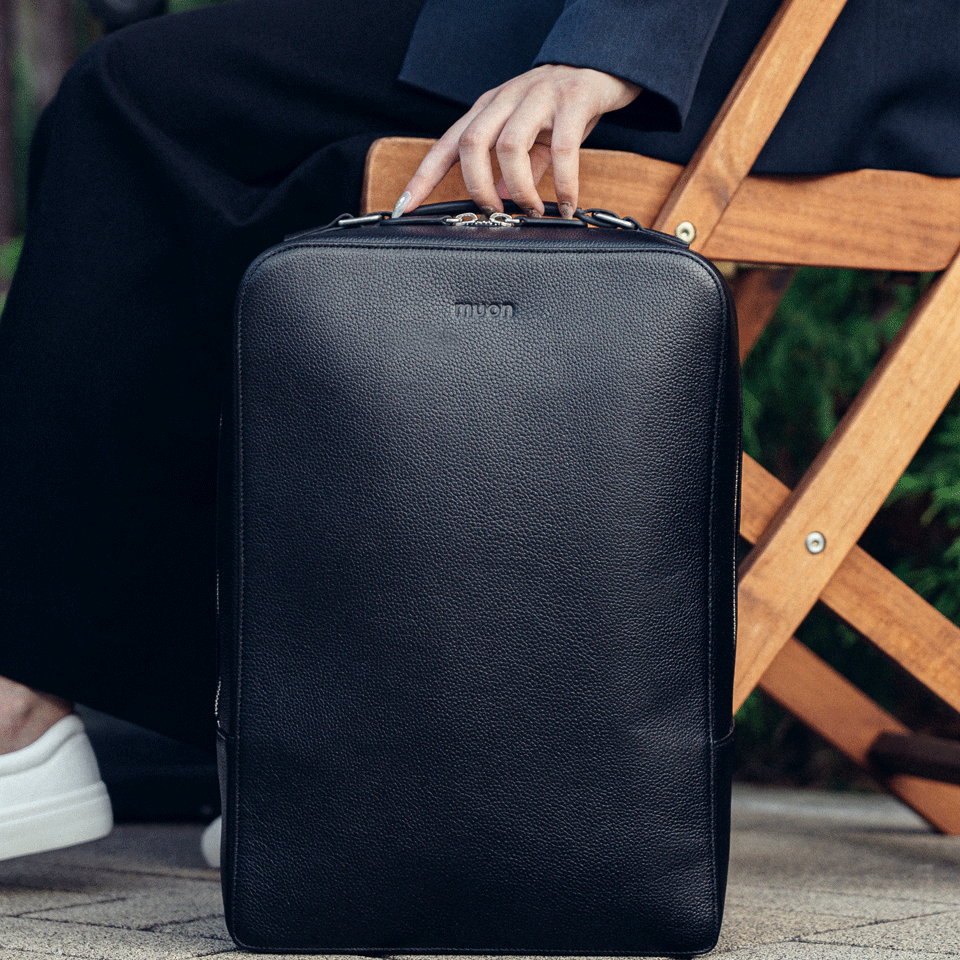 THE Backpack - Black