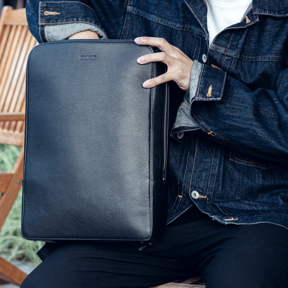 THE Backpack - Black