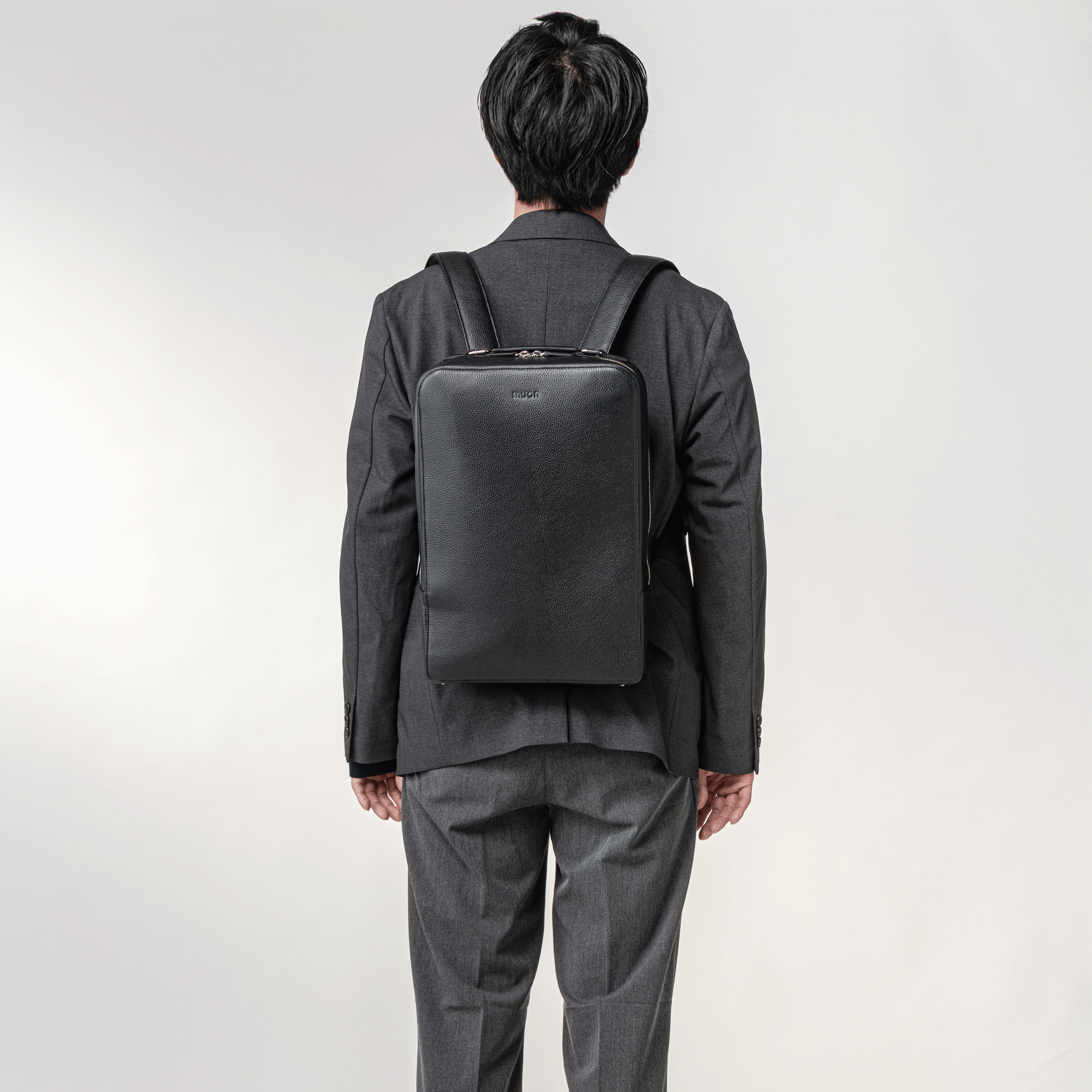 THE Backpack - Black