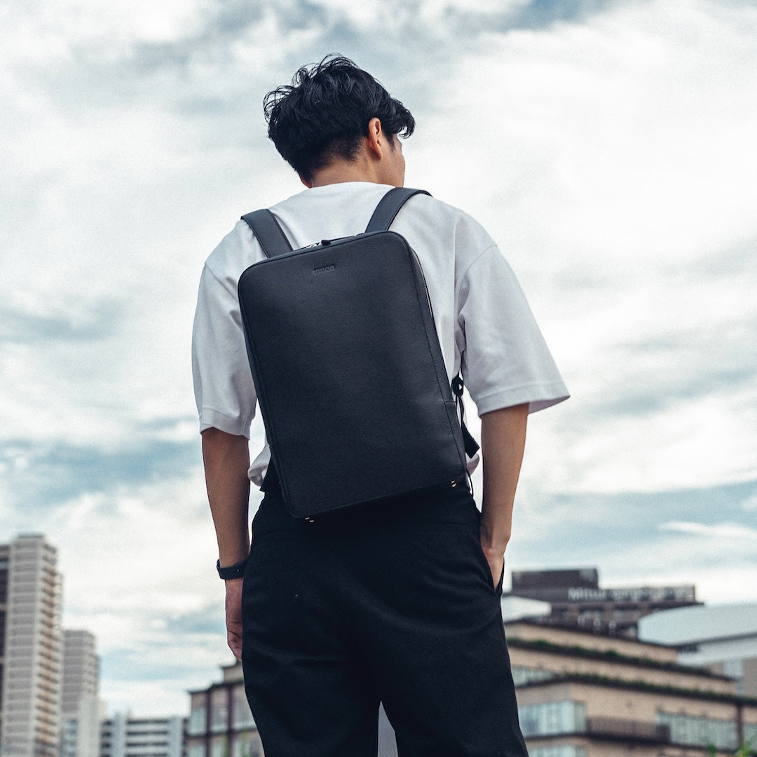 THE Backpack - Black