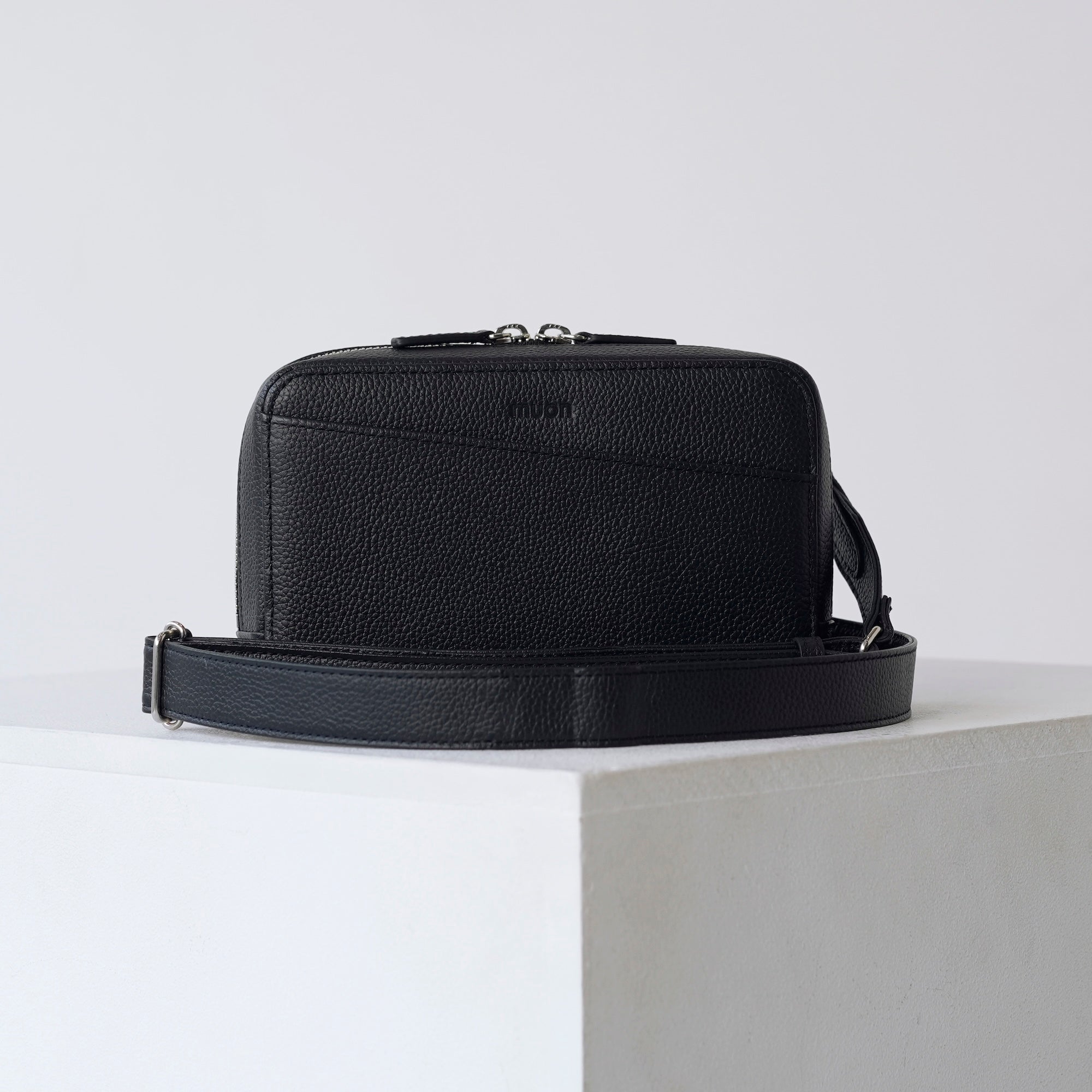 THE Cross Bodybag