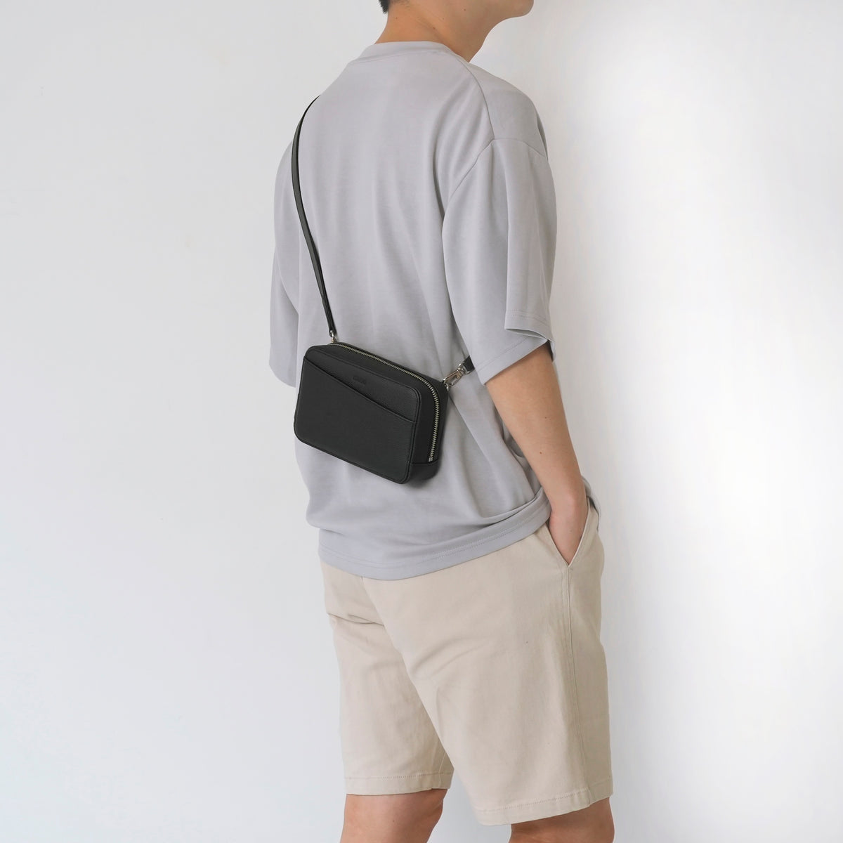 THE Cross Bodybag