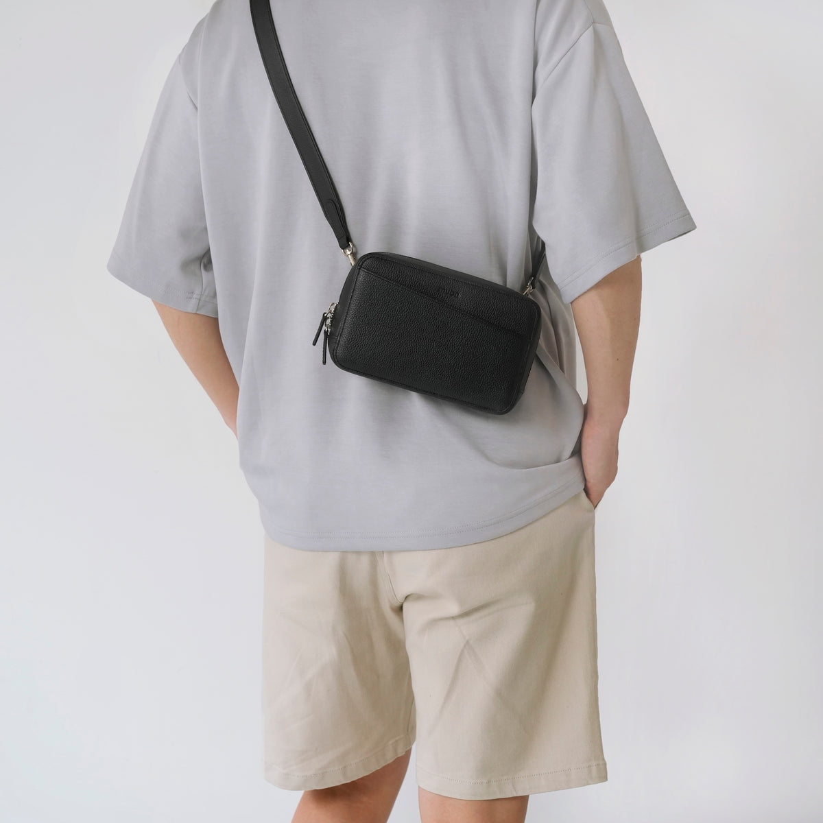 THE Cross Bodybag
