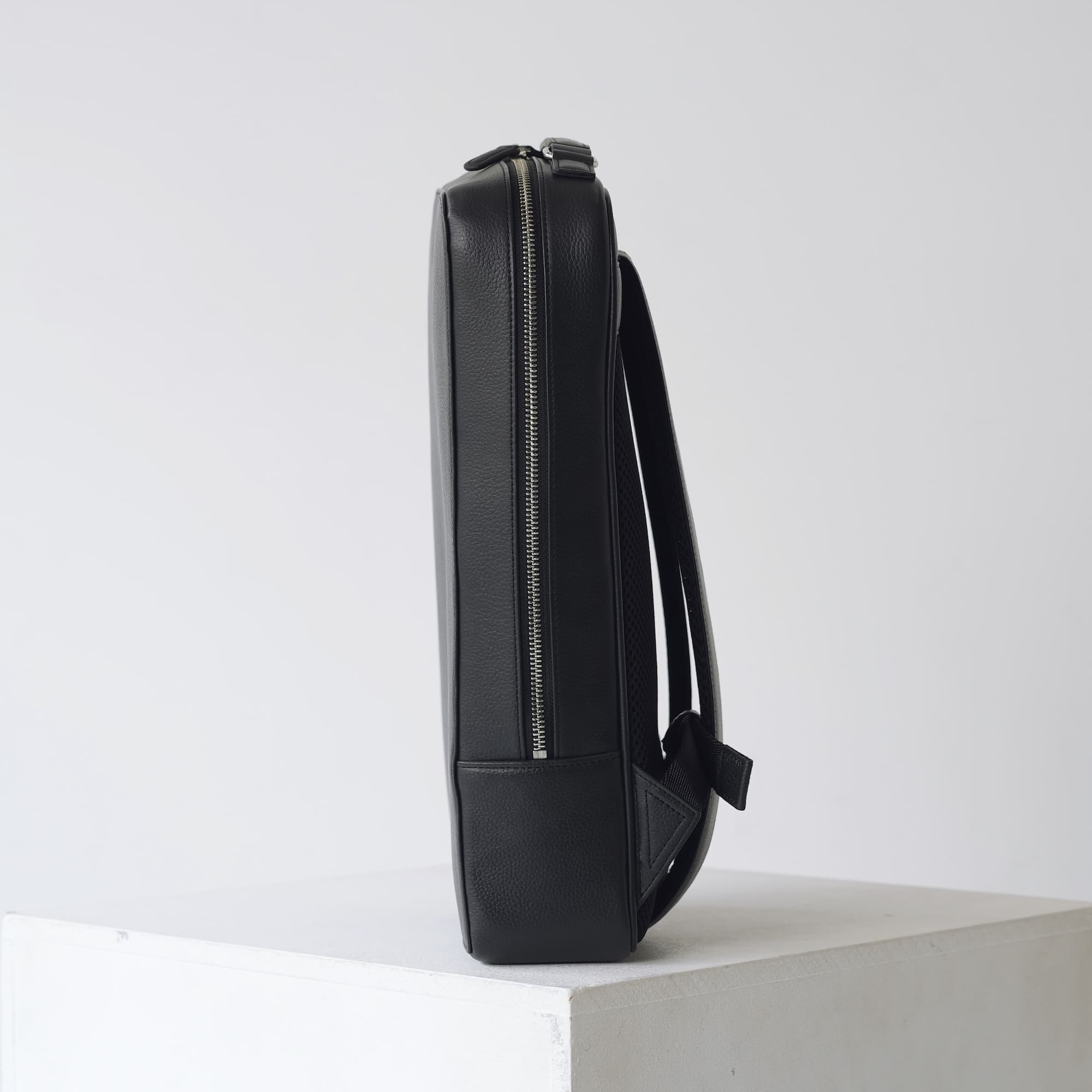 THE Backpack - Black