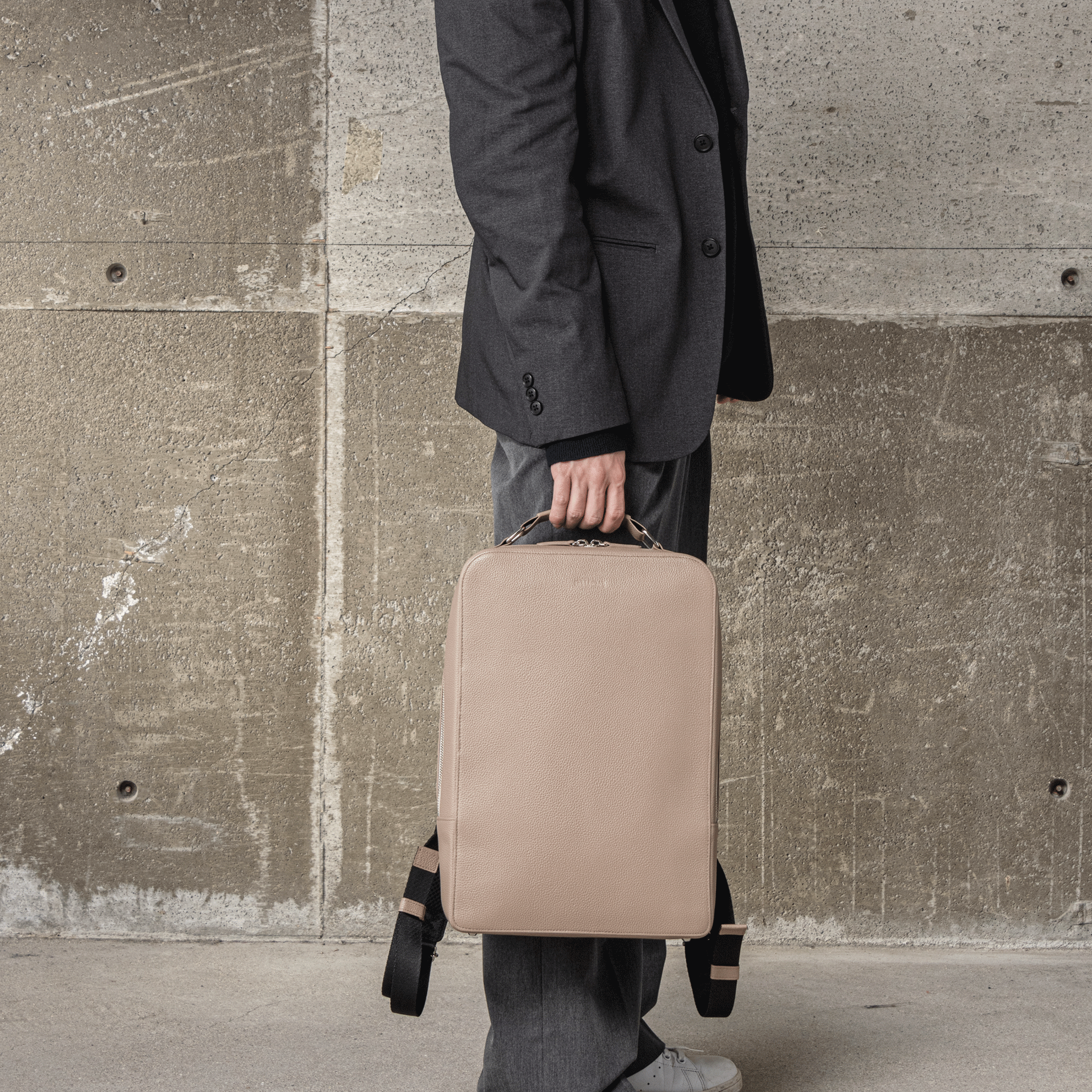 THE Backpack - Beige