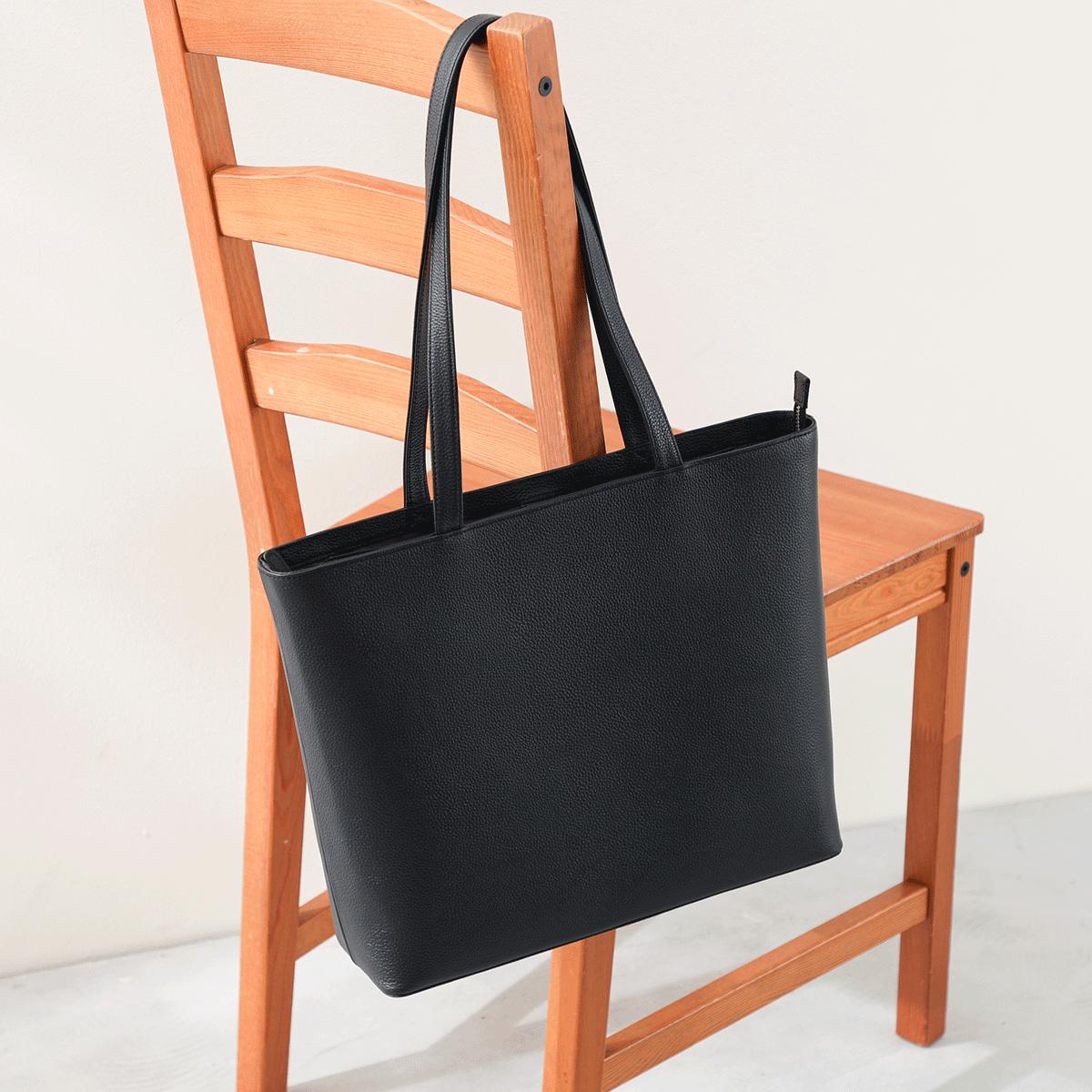 THE Tote - Black