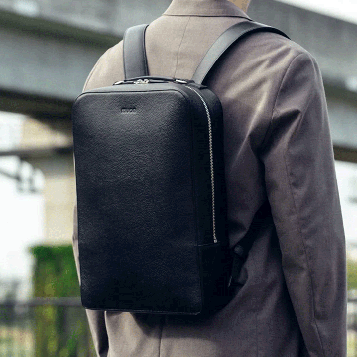 THE Backpack - Black