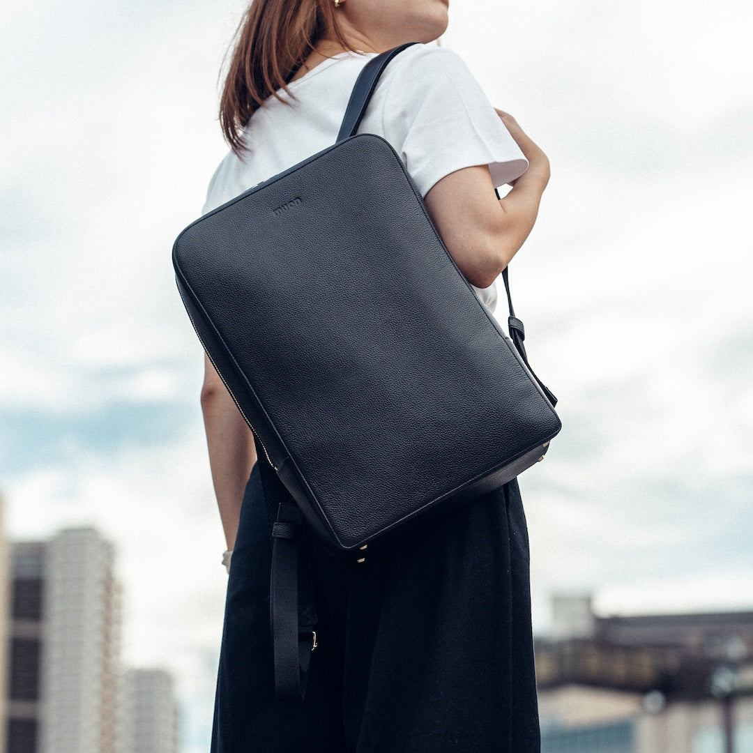 THE Backpack - Black