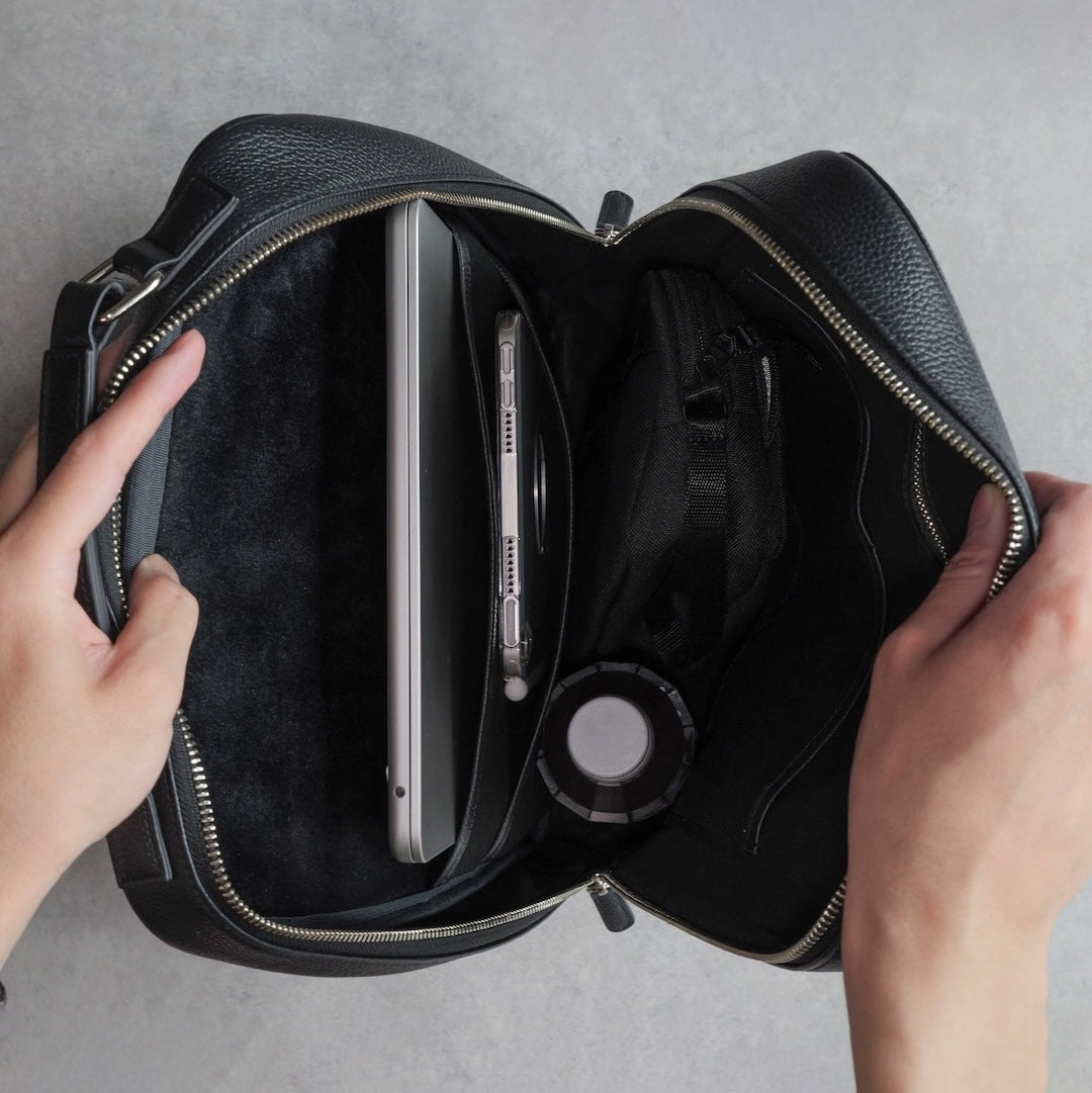 THE Backpack - Black