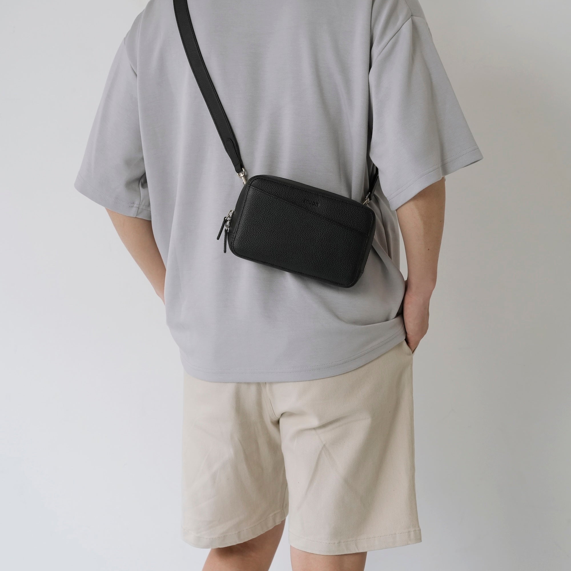 THE Cross Bodybag