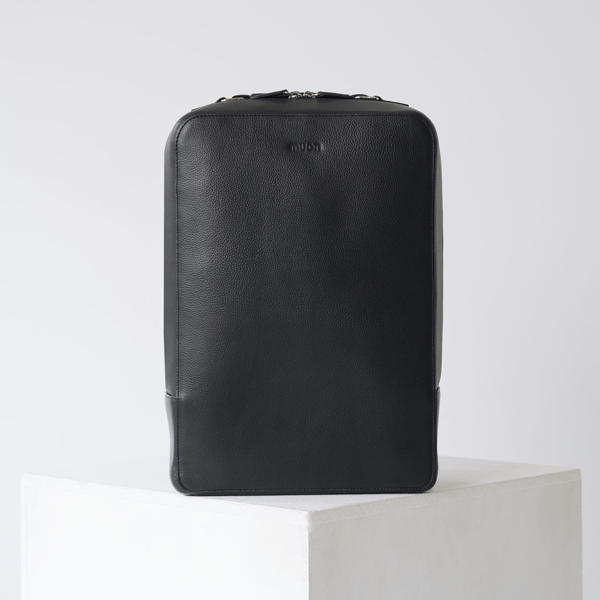 THE Backpack - Black