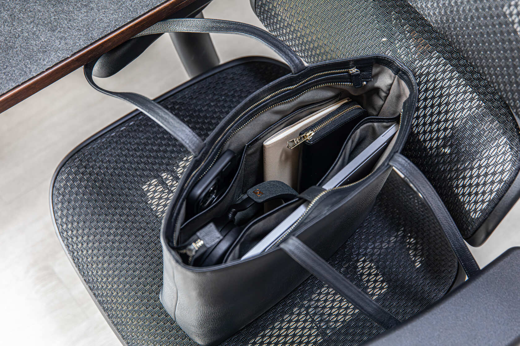 THE Tote特設ページ