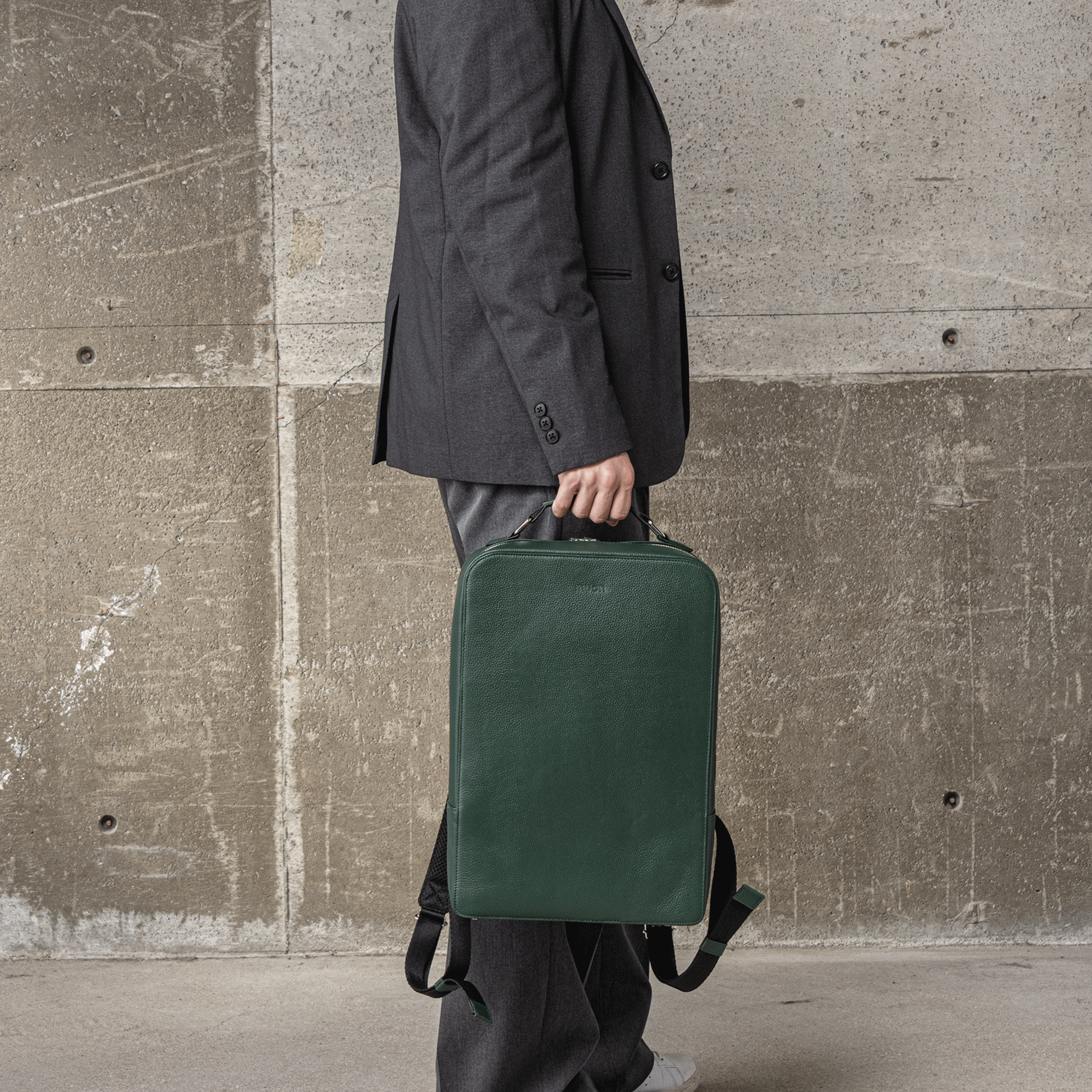 THE Backpack - Khaki（予約販売）